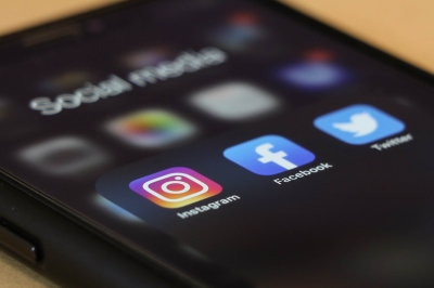 How social media platforms reward users for spreading misinformation | How social media platforms reward users for spreading misinformation