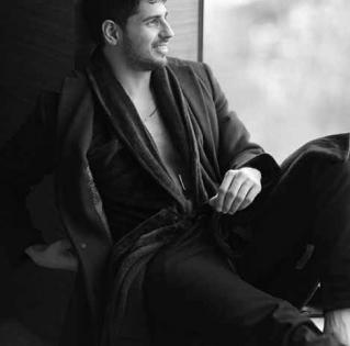 Sidharth Malhotra, Diana Penty get romantic in new music video | Sidharth Malhotra, Diana Penty get romantic in new music video Sidharth Malhotra, Diana Penty get romantic in new music video | Sidharth Malhotra, Diana Penty get romantic in new music video