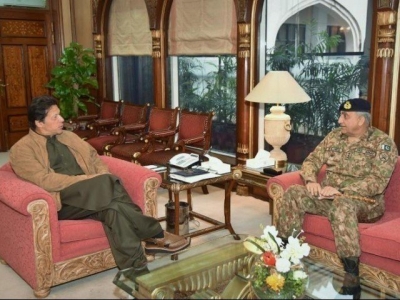 Former Pak PM Imran Khan under fire for taking U-turn on regime change narrative | Former Pak PM Imran Khan under fire for taking U-turn on regime change narrative Former Pak PM Imran Khan under fire for taking U-turn on regime change narrative | Former Pak PM Imran Khan under fire for taking U-turn on regime change narrative