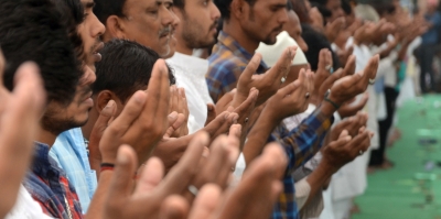 UP: 28 booked for 'rioting', trespass' to offer namaz on govt property in UP | UP: 28 booked for 'rioting', trespass' to offer namaz on govt property in UP