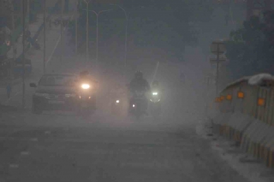 Cold wave hits Bihar, fog reduces visibility | Cold wave hits Bihar, fog reduces visibility Cold wave hits Bihar, fog reduces visibility | Cold wave hits Bihar, fog reduces visibility