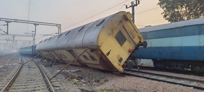 Guard coach of goods train derails, overturns in Gurugram | Guard coach of goods train derails, overturns in Gurugram