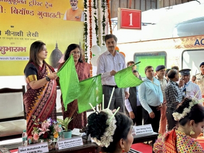 'Bharat Gaurav' train flagged off, to explore the beauty of NE region | 'Bharat Gaurav' train flagged off, to explore the beauty of NE region