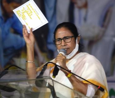 Mamata speaks to agitating farmers at Singhu border, assures full solidarity | Mamata speaks to agitating farmers at Singhu border, assures full solidarity Mamata speaks to agitating farmers at Singhu border, assures full solidarity | Mamata speaks to agitating farmers at Singhu border, assures full solidarity
