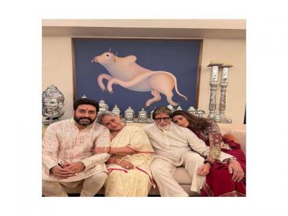 Have a look at Big B, Jaya Bachchan's Diwali picture with their children Abhishek, Shweta | Have a look at Big B, Jaya Bachchan's Diwali picture with their children Abhishek, Shweta Have a look at Big B, Jaya Bachchan's Diwali picture with their children Abhishek, Shweta | Have a look at Big B, Jaya Bachchan's Diwali picture with their children Abhishek, Shweta
