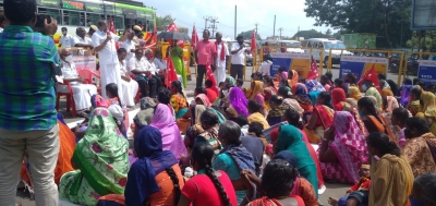Retrenched HM car plant workers withdraw stir temporarily | Retrenched HM car plant workers withdraw stir temporarily Retrenched HM car plant workers withdraw stir temporarily | Retrenched HM car plant workers withdraw stir temporarily