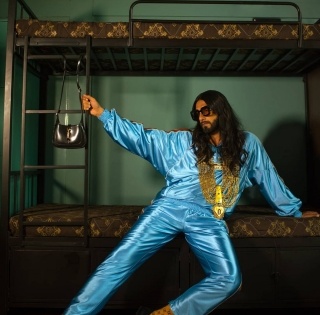 Ranveer Singh surprises with new fashion experiment in long tresses | Ranveer Singh surprises with new fashion experiment in long tresses
