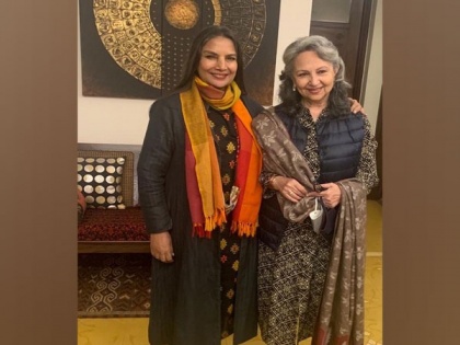 Shabana Azmi shares a glimpse of her meeting with Sharmila Tagore in Delhi | Shabana Azmi shares a glimpse of her meeting with Sharmila Tagore in Delhi