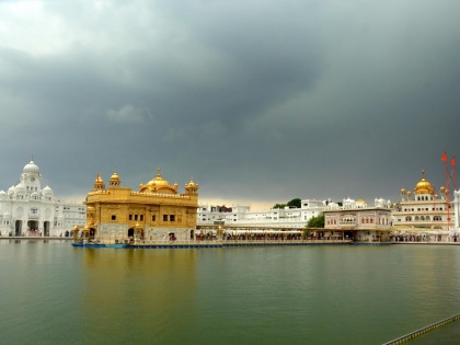 Ahead of 'Operation Bluestar' anniversary, call of hoax bomb near Golden Temple | Ahead of 'Operation Bluestar' anniversary, call of hoax bomb near Golden Temple