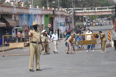 COVID-19: 10,000 people in B'luru stamped in 2 days | COVID-19: 10,000 people in B'luru stamped in 2 days COVID-19: 10,000 people in B'luru stamped in 2 days | COVID-19: 10,000 people in B'luru stamped in 2 days