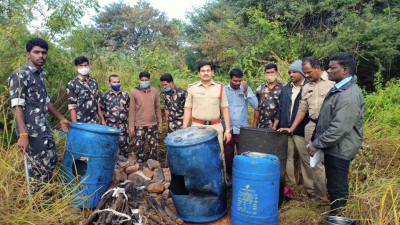 Police destroy illegal arrack brewing units in Chittoor, Guntur | Police destroy illegal arrack brewing units in Chittoor, Guntur Police destroy illegal arrack brewing units in Chittoor, Guntur | Police destroy illegal arrack brewing units in Chittoor, Guntur