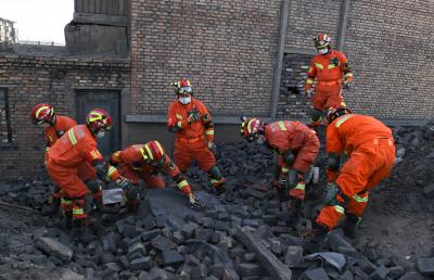 10 dead, 9 injured in China residential building fire | 10 dead, 9 injured in China residential building fire