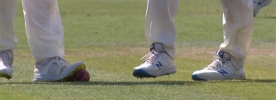 Videos show England players scuffing the ball, Twitter erupts over alleged ball-tampering | Videos show England players scuffing the ball, Twitter erupts over alleged ball-tampering