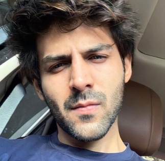 Kartik Aaryan throws a 'sexy' question to fans | Kartik Aaryan throws a 'sexy' question to fans