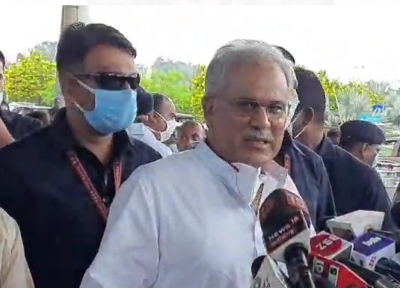 Chhattisgarh CM leaves for Delhi to meet Rahul Gandhi | Chhattisgarh CM leaves for Delhi to meet Rahul Gandhi Chhattisgarh CM leaves for Delhi to meet Rahul Gandhi | Chhattisgarh CM leaves for Delhi to meet Rahul Gandhi