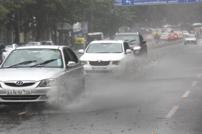 Heavy rainfall to lash K'taka for 2 more days, schools shut in 7 districts | Heavy rainfall to lash K'taka for 2 more days, schools shut in 7 districts