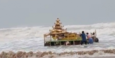 Chariot washed ashore in Andhra belongs to Myanmar | Chariot washed ashore in Andhra belongs to Myanmar