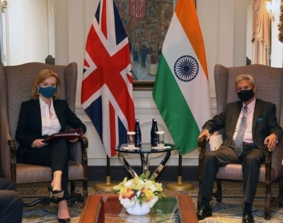 Jaishankar urges UK Foreign Secy to resolve quarantine curbs on vaccinated Indians | Jaishankar urges UK Foreign Secy to resolve quarantine curbs on vaccinated Indians