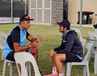 Shastri enjoys 'good conversation' about cricket with Gill ahead of Aus ODIs | Shastri enjoys 'good conversation' about cricket with Gill ahead of Aus ODIs