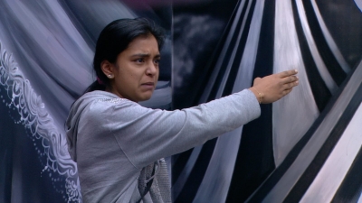 'BB 16': Sumbul stands up for herself | 'BB 16': Sumbul stands up for herself 'BB 16': Sumbul stands up for herself | 'BB 16': Sumbul stands up for herself