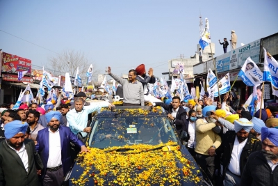 All three parties come together to rout AAP in Punjab: Kejriwal | All three parties come together to rout AAP in Punjab: Kejriwal