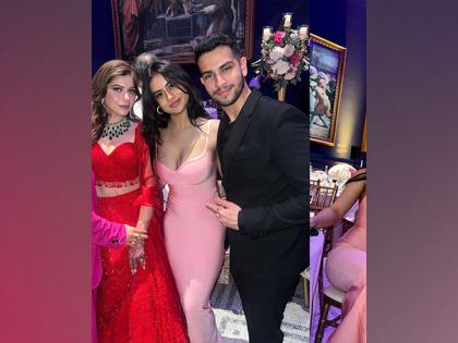 Ajay Devgn's daughter Nysa looks stunning at Kanika Kapoor's reception | Ajay Devgn's daughter Nysa looks stunning at Kanika Kapoor's reception Ajay Devgn's daughter Nysa looks stunning at Kanika Kapoor's reception | Ajay Devgn's daughter Nysa looks stunning at Kanika Kapoor's reception