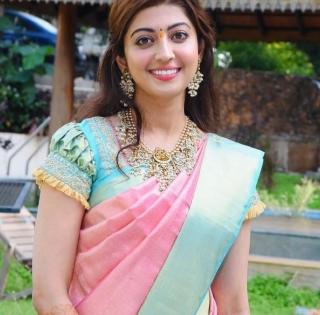 Actress Pranitha urges people to watch 'The Kashmir Files' | Actress Pranitha urges people to watch 'The Kashmir Files'