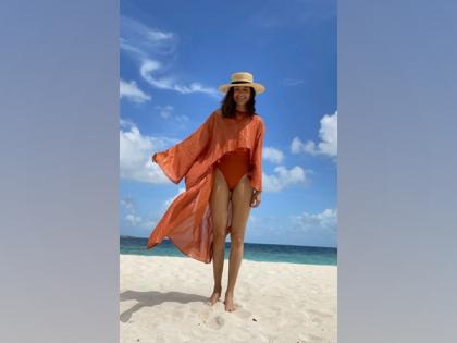 Anushka Sharma shares 'results' of taking her own pictures | Anushka Sharma shares 'results' of taking her own pictures Anushka Sharma shares 'results' of taking her own pictures | Anushka Sharma shares 'results' of taking her own pictures
