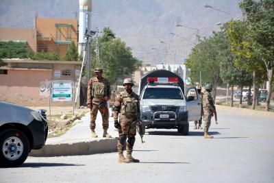 3 Pakistani soldiers killed in anti-terror ops | 3 Pakistani soldiers killed in anti-terror ops