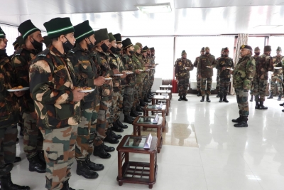 Eastern Army Commander visits Sikkim, takes stock of situation along the border | Eastern Army Commander visits Sikkim, takes stock of situation along the border