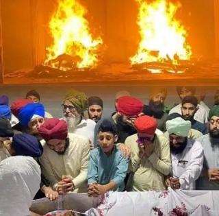 After Peshawar killings, will Pakistan follow Afghanistan's example of persecuting Sikhs? | After Peshawar killings, will Pakistan follow Afghanistan's example of persecuting Sikhs?