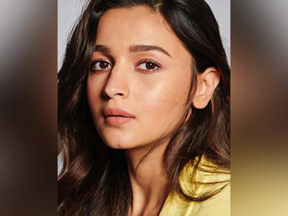 Alia oozes charm in yellow pantsuit; see photos | Alia oozes charm in yellow pantsuit; see photos Alia oozes charm in yellow pantsuit; see photos | Alia oozes charm in yellow pantsuit; see photos