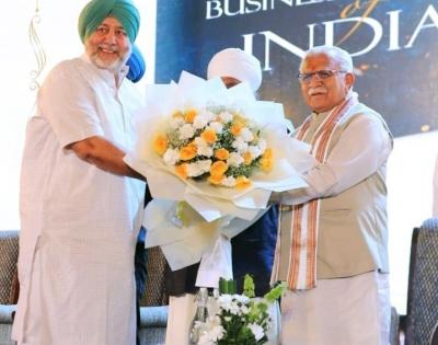 Khattar invites industrialists to set up bases in Haryana | Khattar invites industrialists to set up bases in Haryana