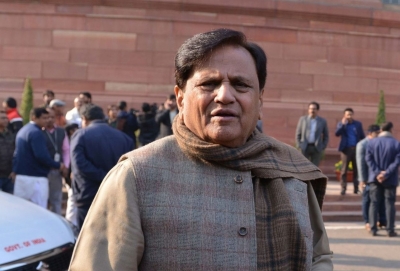 Poll results prove return of Ahmed Patel in Cong | Poll results prove return of Ahmed Patel in Cong