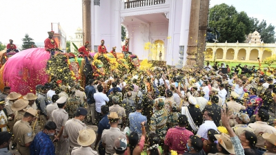 Over 5 lakh people witness historic Dasara festivities in Mysuru | Over 5 lakh people witness historic Dasara festivities in Mysuru Over 5 lakh people witness historic Dasara festivities in Mysuru | Over 5 lakh people witness historic Dasara festivities in Mysuru