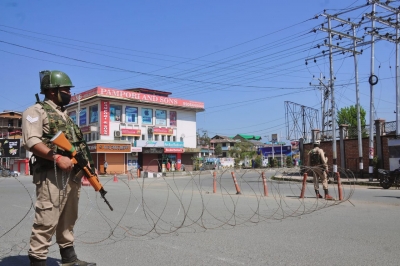 J&K now lifts weekend curfew from 13 districts | J&K now lifts weekend curfew from 13 districts