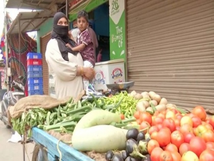 To earn a living after husband's death, Hyderabad woman starts selling vegetables | To earn a living after husband's death, Hyderabad woman starts selling vegetables