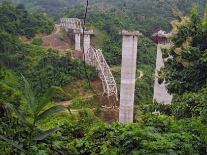War of words in Bengal over death of workers from state in Mizoram rail-bridge collapse | War of words in Bengal over death of workers from state in Mizoram rail-bridge collapse War of words in Bengal over death of workers from state in Mizoram rail-bridge collapse | War of words in Bengal over death of workers from state in Mizoram rail-bridge collapse