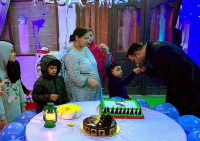 CM's chair is birthday gift to Tejashwi, says brother Tej Pratap | CM's chair is birthday gift to Tejashwi, says brother Tej Pratap