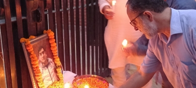 Kashmiri Pandits light candles in Noida to pay homage to Rahul Bhat | Kashmiri Pandits light candles in Noida to pay homage to Rahul Bhat