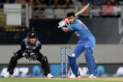 Iyer's maiden ton helps India set 348-run target for NZ | Iyer's maiden ton helps India set 348-run target for NZ