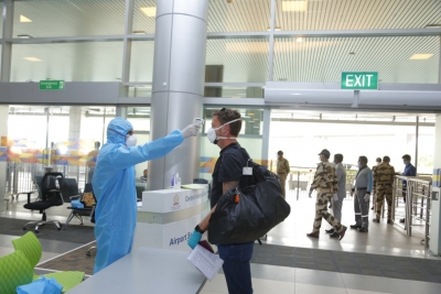 1,200 UK returnees to Telangana to undergo tests | 1,200 UK returnees to Telangana to undergo tests 1,200 UK returnees to Telangana to undergo tests | 1,200 UK returnees to Telangana to undergo tests