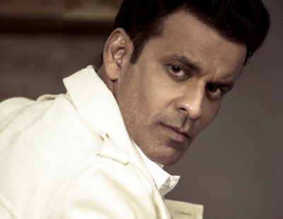 Holi throwback! Manoj Bajpayee shares 30-yr-old pic | Holi throwback! Manoj Bajpayee shares 30-yr-old pic