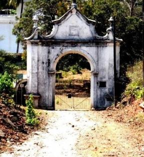 Recent burial at historic Goa cemetery stokes controversy | Recent burial at historic Goa cemetery stokes controversy
