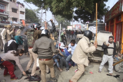 11 anti-CAA protesters in UP asked to sign bonds | 11 anti-CAA protesters in UP asked to sign bonds 11 anti-CAA protesters in UP asked to sign bonds | 11 anti-CAA protesters in UP asked to sign bonds