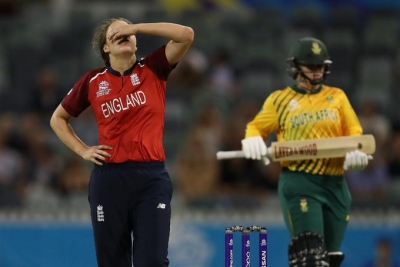 Women's T20 WC: SA beat England by six wickets | Women's T20 WC: SA beat England by six wickets