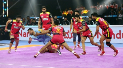PKL 9: Bengaluru Bulls hold off U.P Yoddhas for crucial win, qualify for Play-offs | PKL 9: Bengaluru Bulls hold off U.P Yoddhas for crucial win, qualify for Play-offs