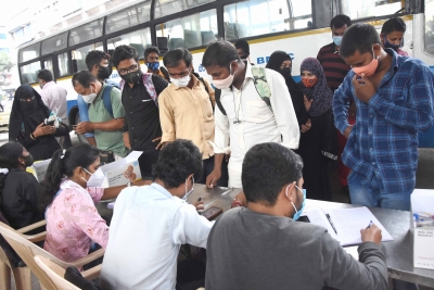 K'taka: Passengers from Maha, Kerala to undergo Covid test | K'taka: Passengers from Maha, Kerala to undergo Covid test