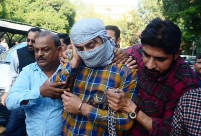 Shahrukh, Tahir in the net -- with police help? (IANS Inside Story) | Shahrukh, Tahir in the net -- with police help? (IANS Inside Story)