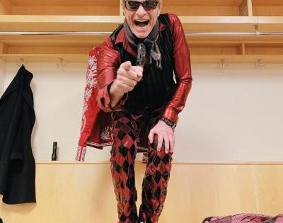 David Lee Roth 'throwing in the shoes', retiring after 2022 Las Vegas shows | David Lee Roth 'throwing in the shoes', retiring after 2022 Las Vegas shows